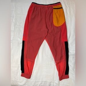Nike NSW Sportswear retro styled modern joggers